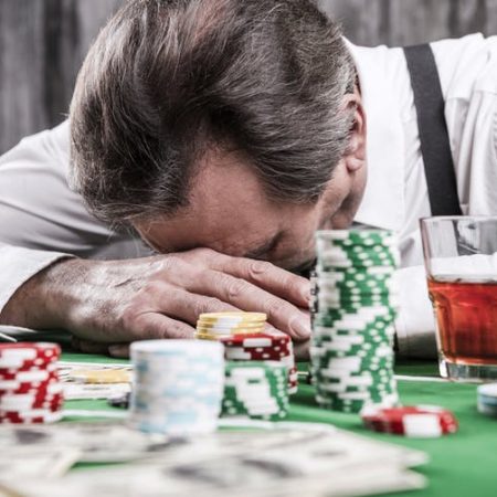 Комиссия по азартным играм сообщает о резком росте в случаях самоубийства, связанных с азартными играми